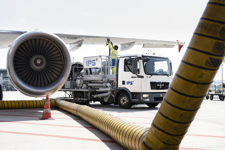 Eppur si vola: gli aeroporti svizzeri segnano un nuovo record nonostante il caro-carburante