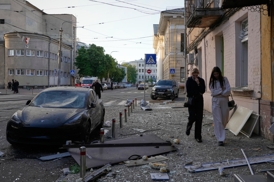 Massiccio attacco russo su Kiev nella notte