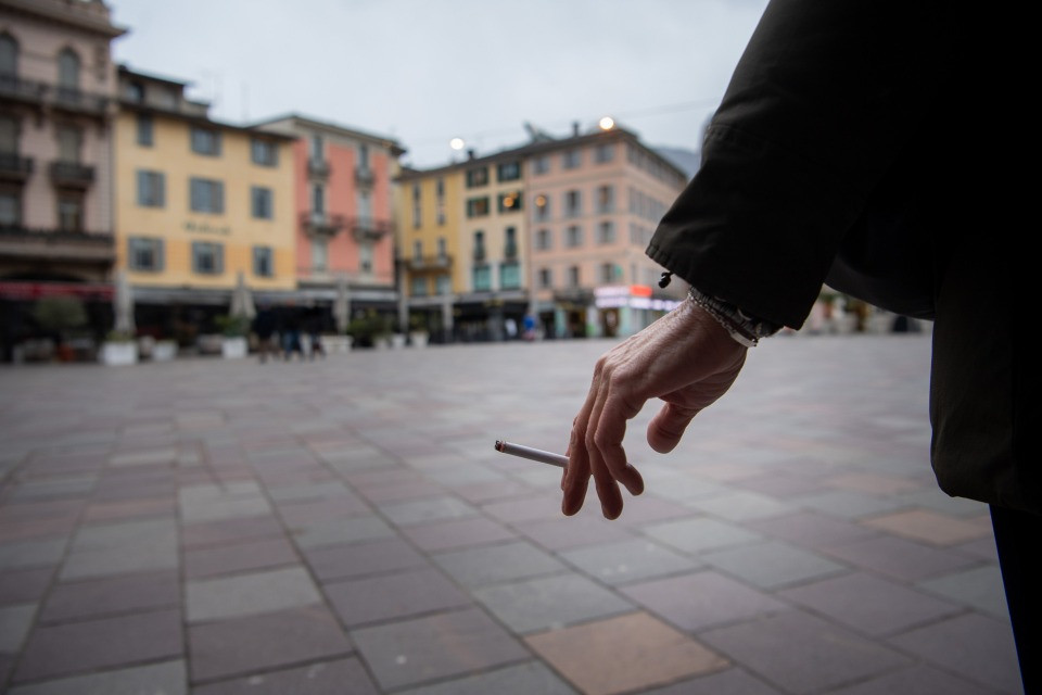 Perché in Ticino e in Svizzera si fuma ancora così tanto?