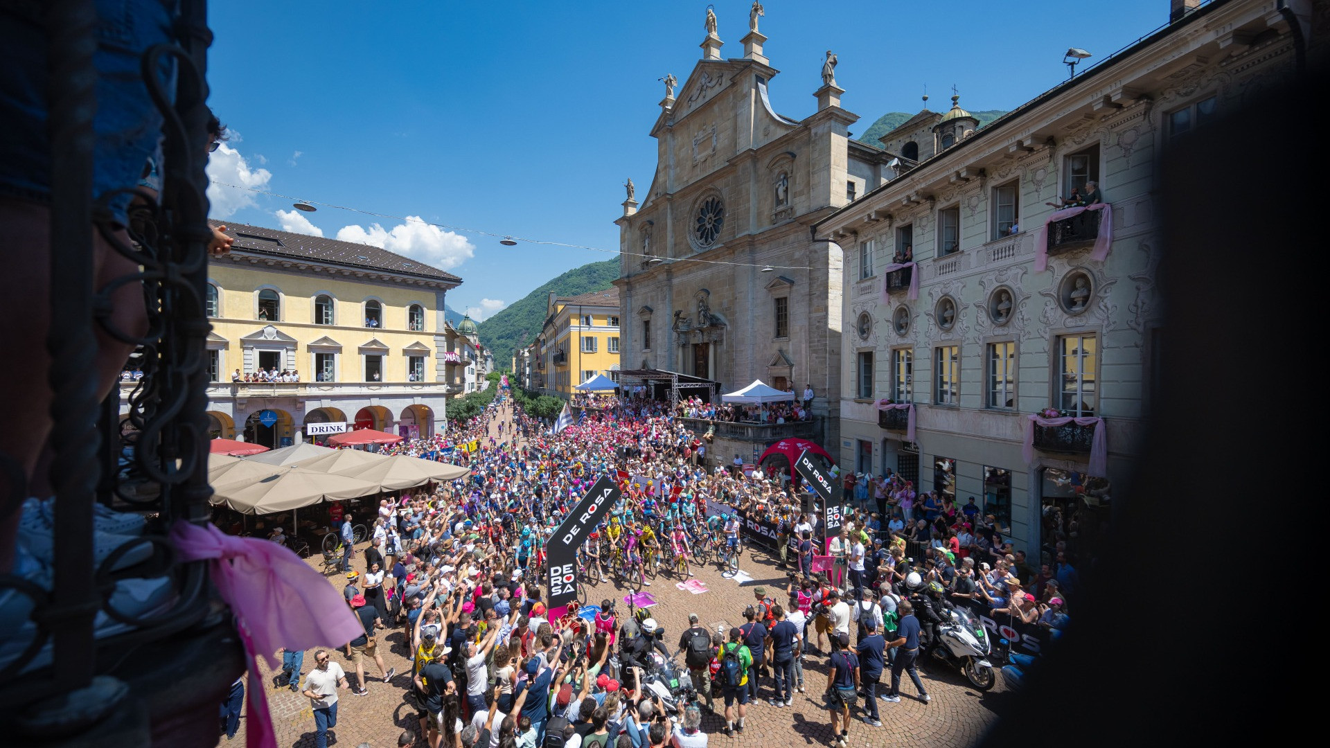 Giro d'Italia, non facciamo sbiadire l'idilliaca cartolina