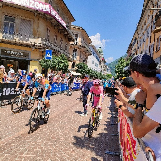 Parola di «Squalo»: «Il Ticino ama il ciclismo» (e Vingegaard saluta la folla)