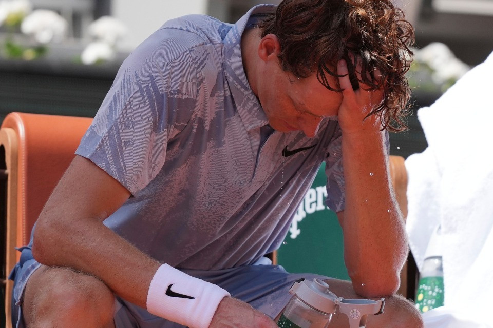 Jannik Sinner eliminato al Roland-Garros