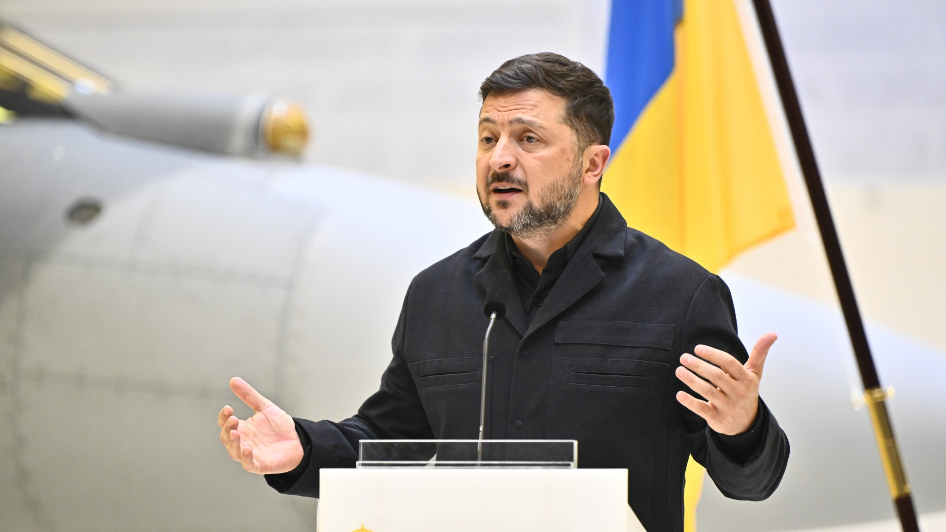 Zelensky allinea le sanzioni con l'UE: nel mirino 120 individui e organizzazioni