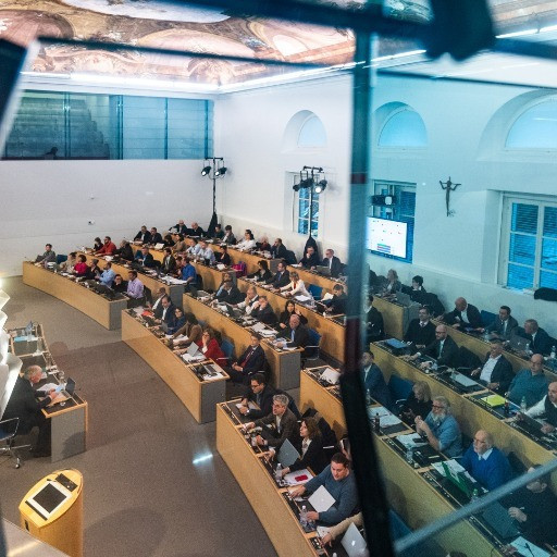 L'aula delle vanità e il paese reale