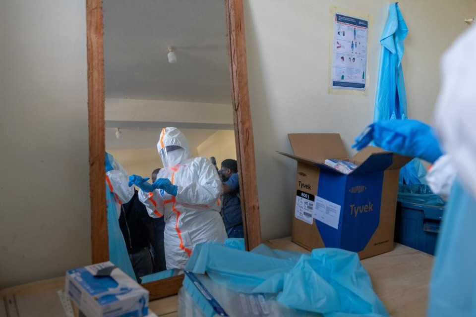 Ebola, 263 casi confermati in Congo e Uganda