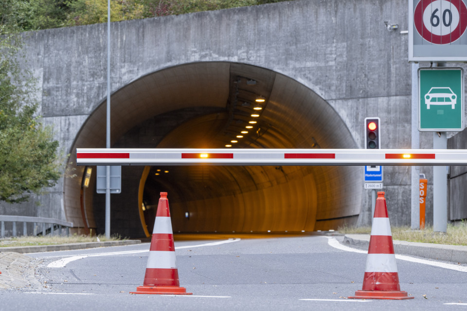 Axenstrasse chiusa per frana o caduta di massi