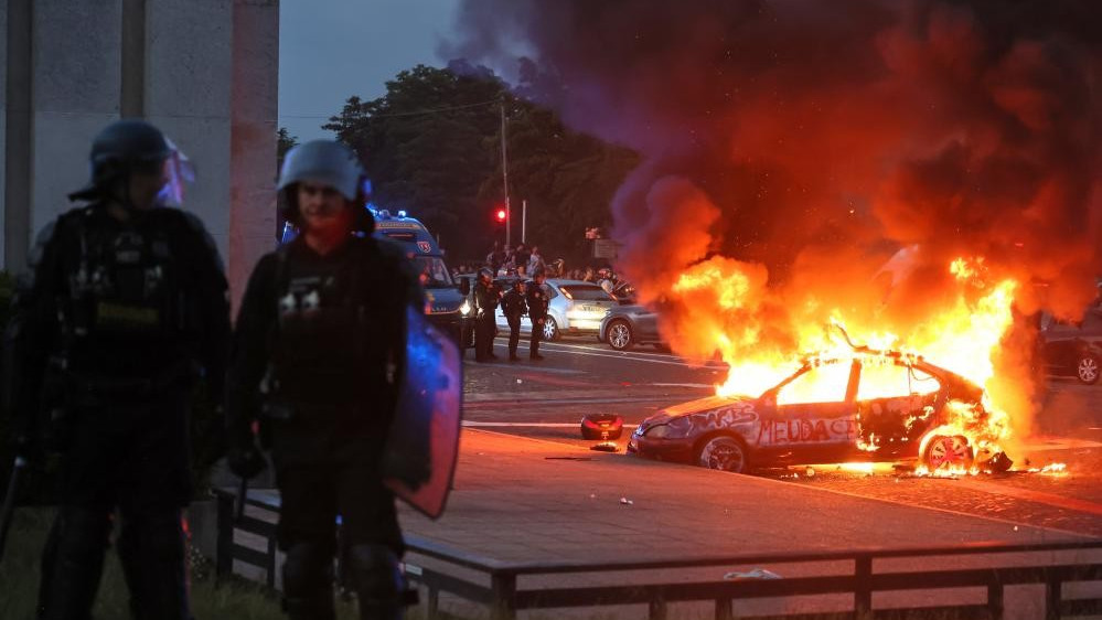 Rivolte in Francia, fermate quasi 900 persone
