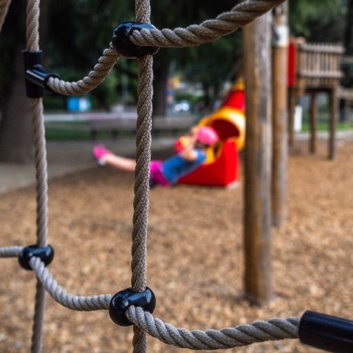L'inquinamento invisibile da piombo che minaccia i parchi giochi per bambini