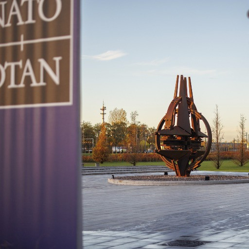«La NATO ha tuttora un senso, ma deve sicuramente cambiare»