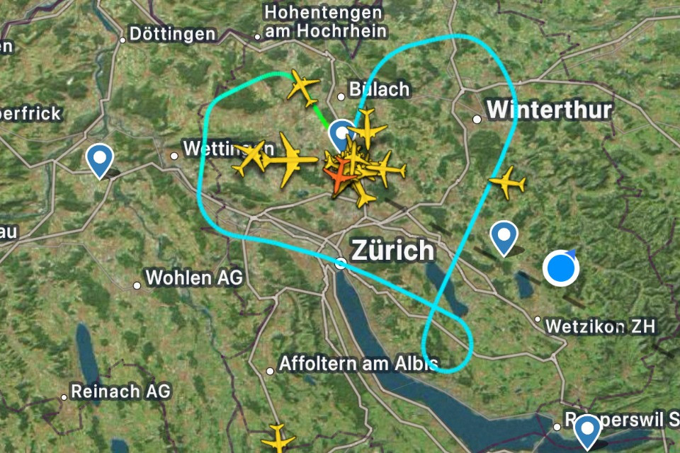 L'Airbus A220 di Swiss disegna un cuore per la Svizzera dell'hockey