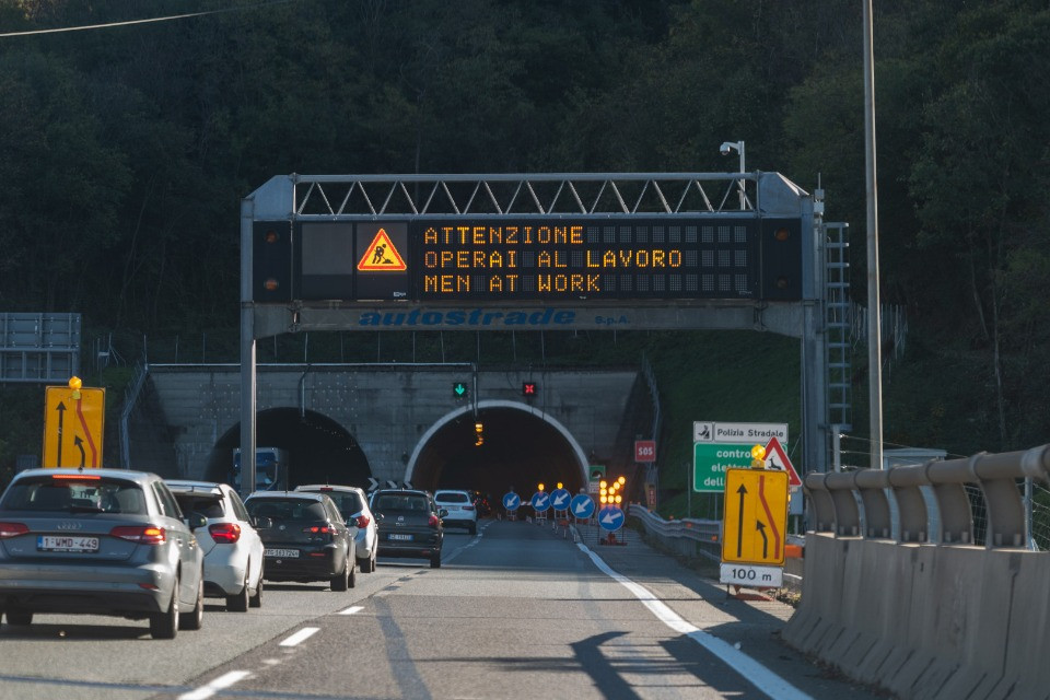 Rimborso dei pedaggi in Italia per code e cantieri: anche i ticinesi ne hanno diritto?