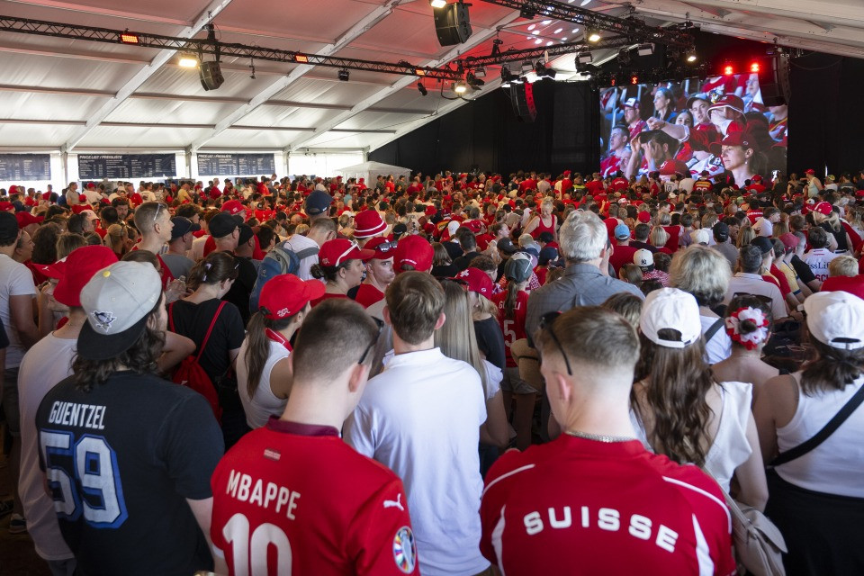 Mondiali di hockey, cori razzisti alla fan zone di Zurigo