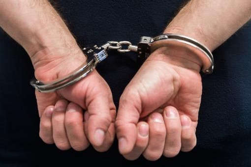 Un 65.enne accoltella a morte un uomo a Sulgen