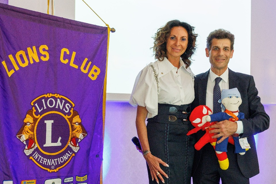 Solidarietà che lascia il segno: il Lions Club Monteceneri celebra la sua Charter Night