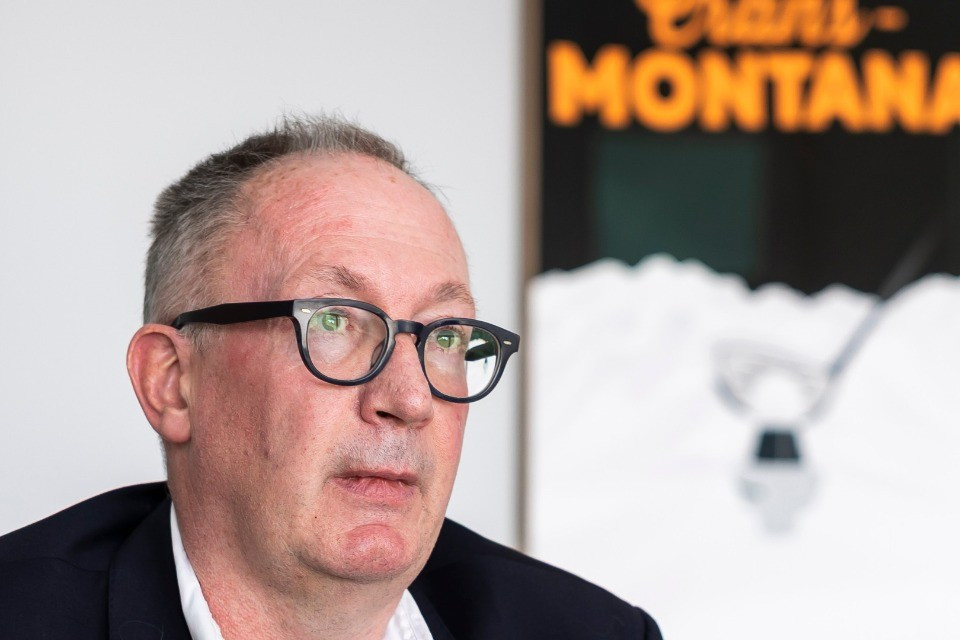 Crans-Montana, il sindaco torna a parlare dopo 126 giorni: «Andare via sarebbe una diserzione»