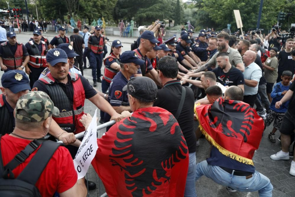 In Albania divampano le proteste contro il resort di Kushner