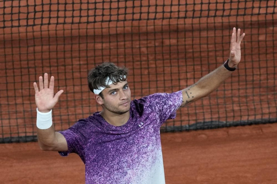 Flavio Cobolli in finale del Roland Garros (senza giocare)