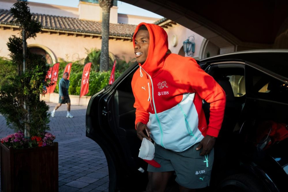 Breel Embolo è arrivato al ritiro della Svizzera a San Diego