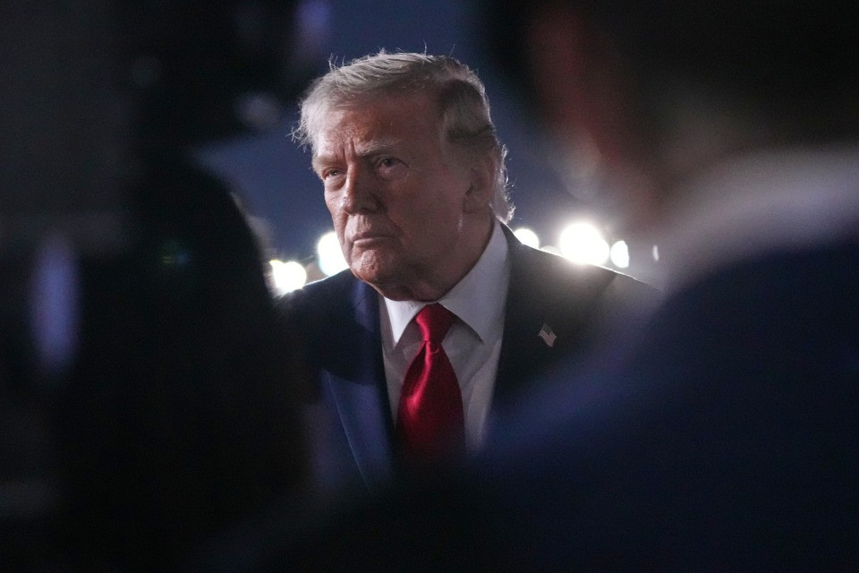 L'ira di Trump: «Teheran ha abbattuto un nostro Apache, risponderemo»