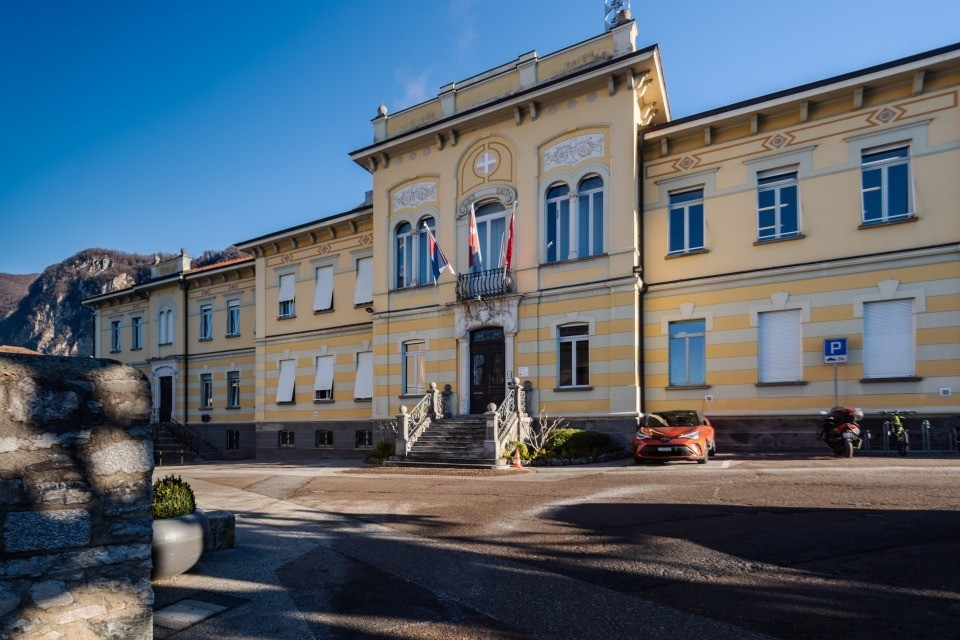 Gestione dei posteggi del campo Adorna, «vogliamo chiarezza sugli accordi con le ditte private»
