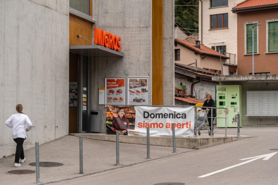 No all'apertura dei negozi per 12 domeniche all'anno senza autorizzazione