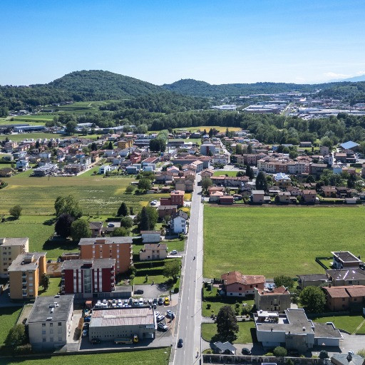 Un quartiere residenziale, un decesso e tante domande