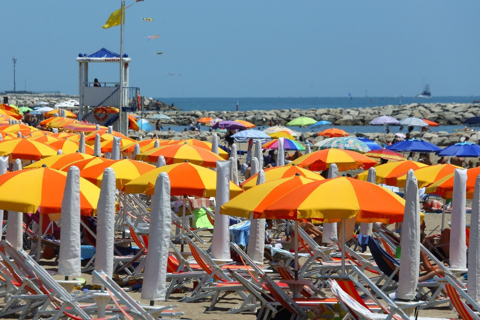 Al mare in Italia? Attenti alle «vacanze fantasma» sui social