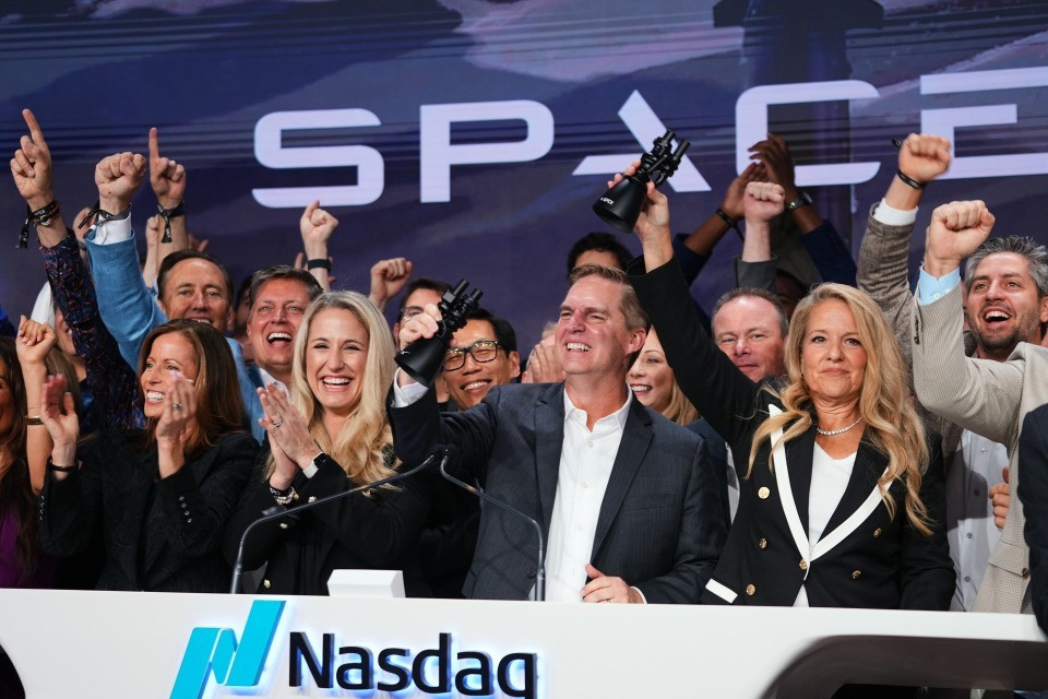 Verso l'infinito e oltre: l'ingresso record di SpaceX in borsa