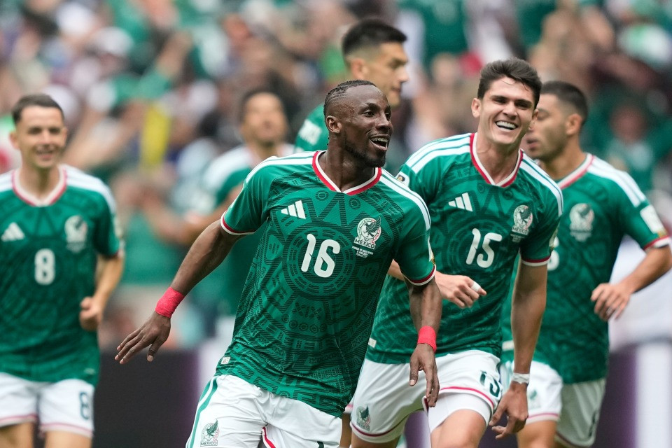 Il Messico vince 2-0 contro il Sudafrica la prima partita dei Mondiali