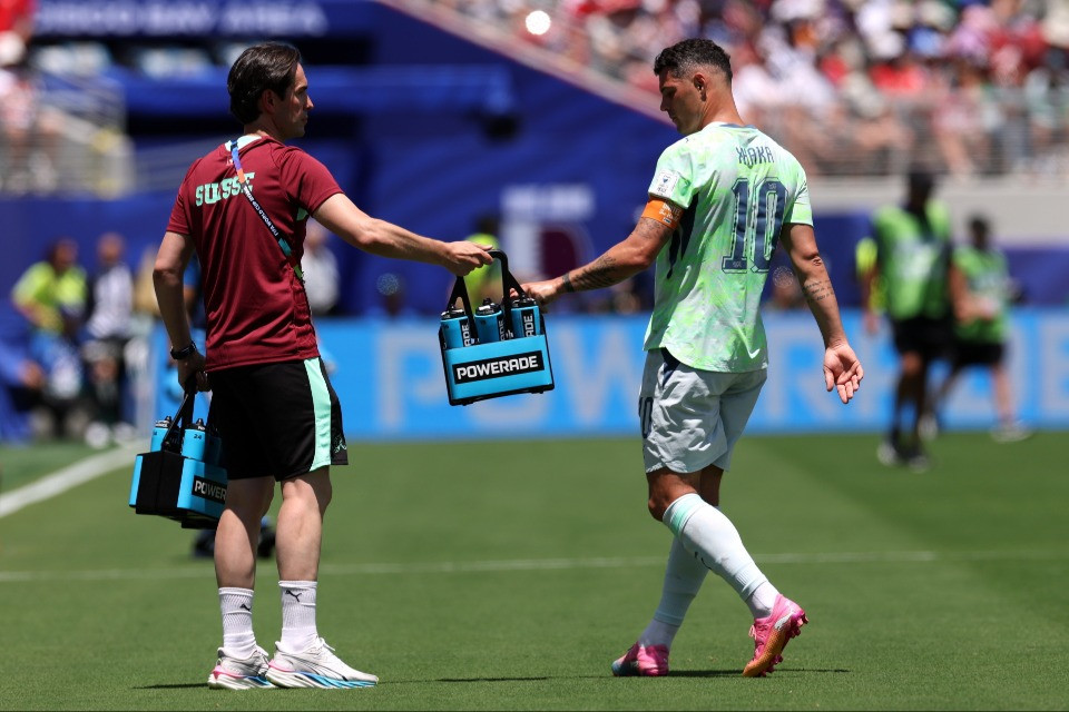 Xhaka è irriconoscibile, e Aebischer lo oscura