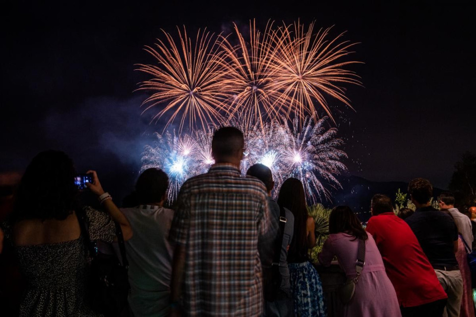 Coira vieta i fuochi d'artificio rumorosi