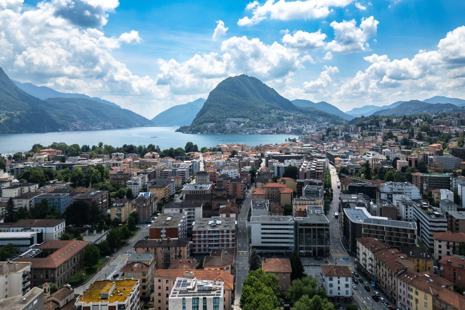 Ma quanto costa essere giovani a Milano e in Ticino?