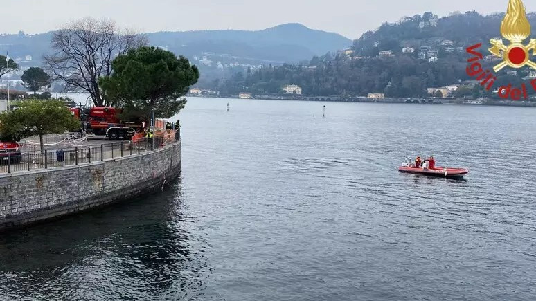 Auto finisce nel lago di Como, «un morto e una donna in gravi condizioni»