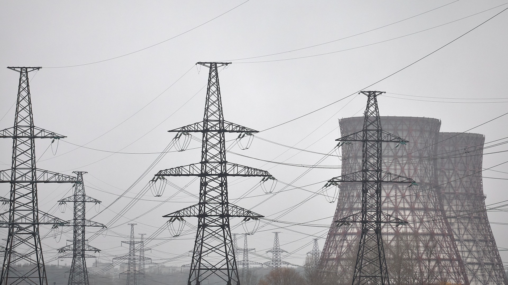 Starmer: «Forniremo uranio per le centrali a Kiev e nuove sanzioni contro Mosca»