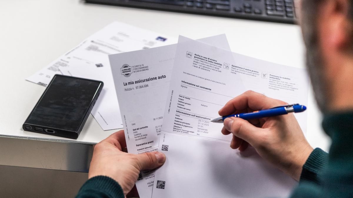 Assicurazione auto, il 69% dei conducenti ha visto aumentare il premio (soprattutto in Ticino)