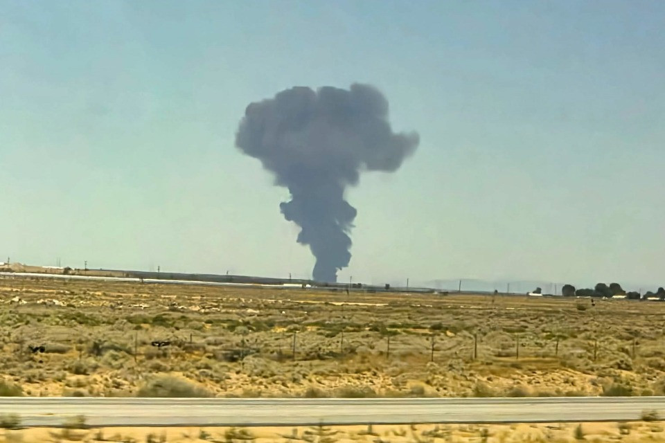 Otto morti nello schianto di un B-52 in California