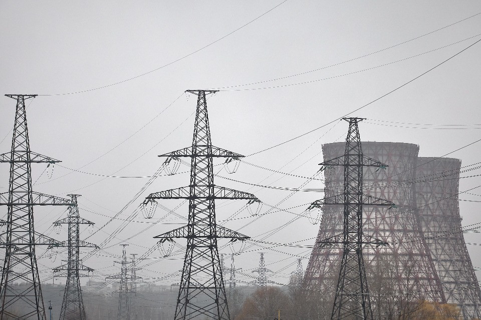Starmer: «Forniremo uranio per le centrali a Kiev e nuove sanzioni contro Mosca»