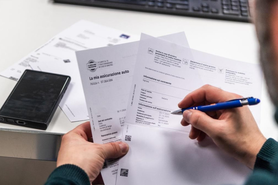 Assicurazione auto, il 69% dei conducenti ha visto aumentare il premio (soprattutto in Ticino)
