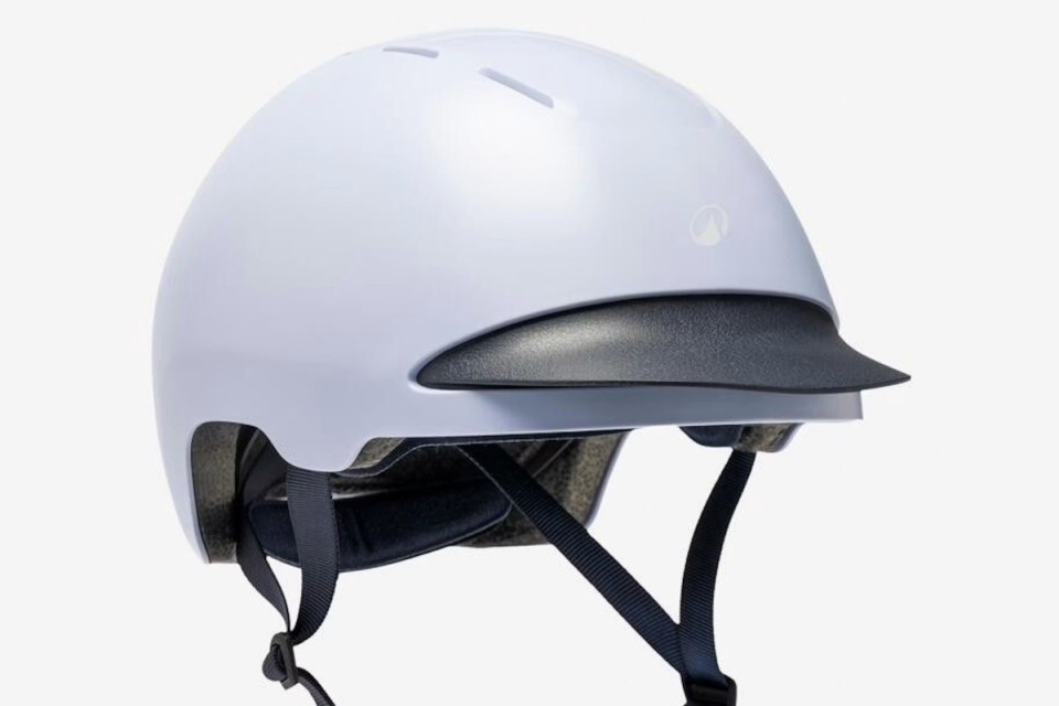 Decathlon richiama il casco da equitazione adulto e bambino CH100