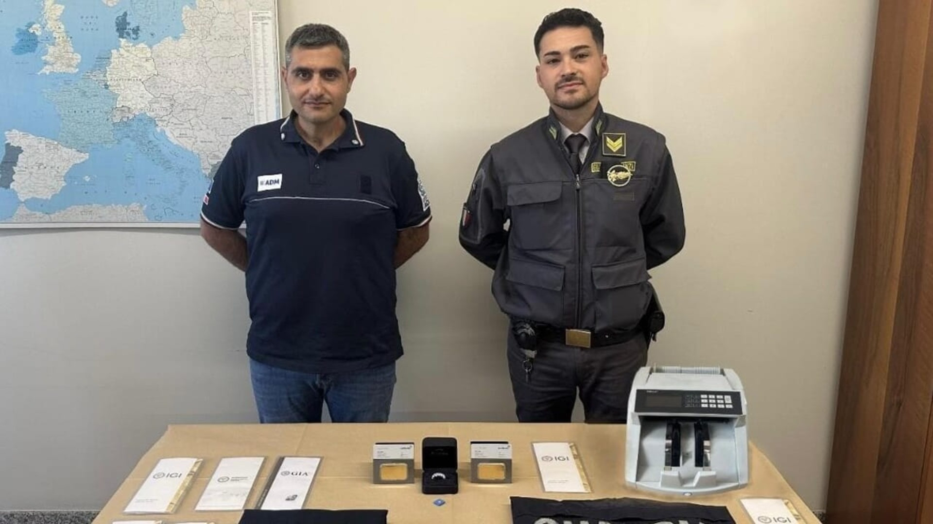 Diamanti, lingotti d'oro e contrabbando al valico di Chiasso: fermato un «finto turista»
