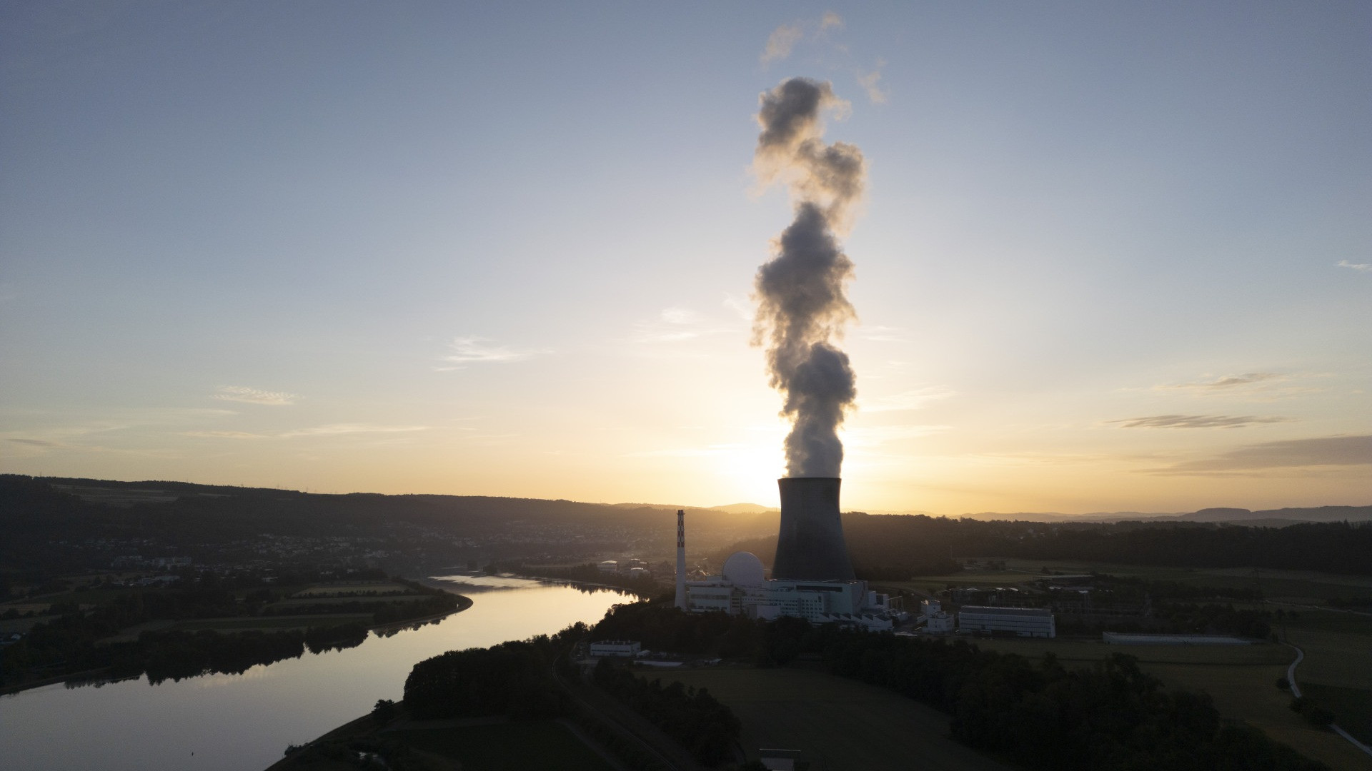 Nucleare, quelle pressioni sul deputato «indeciso»
