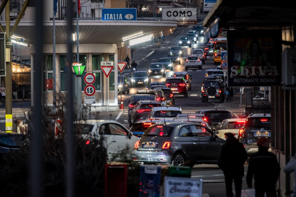 Tassa sulla salute e ipotesi rinvio, qualcosa si muove tra Berna e Roma