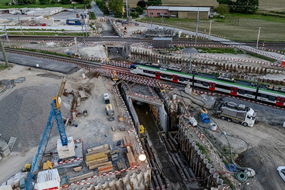 Secondo binario tra Contone e il Ponte Ticino: raggiunta un’importante tappa dei lavori