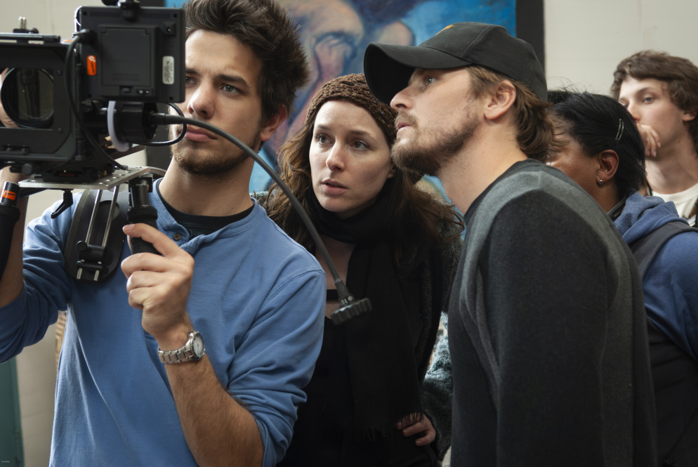 Shari Yantra Marcacci e (a dx) il direttore della fotografia Pietro Zuercher sul set di Der Fisch, Los Angeles, 2011. (Foto di Eric Dahan)&nbsp;&nbsp;
