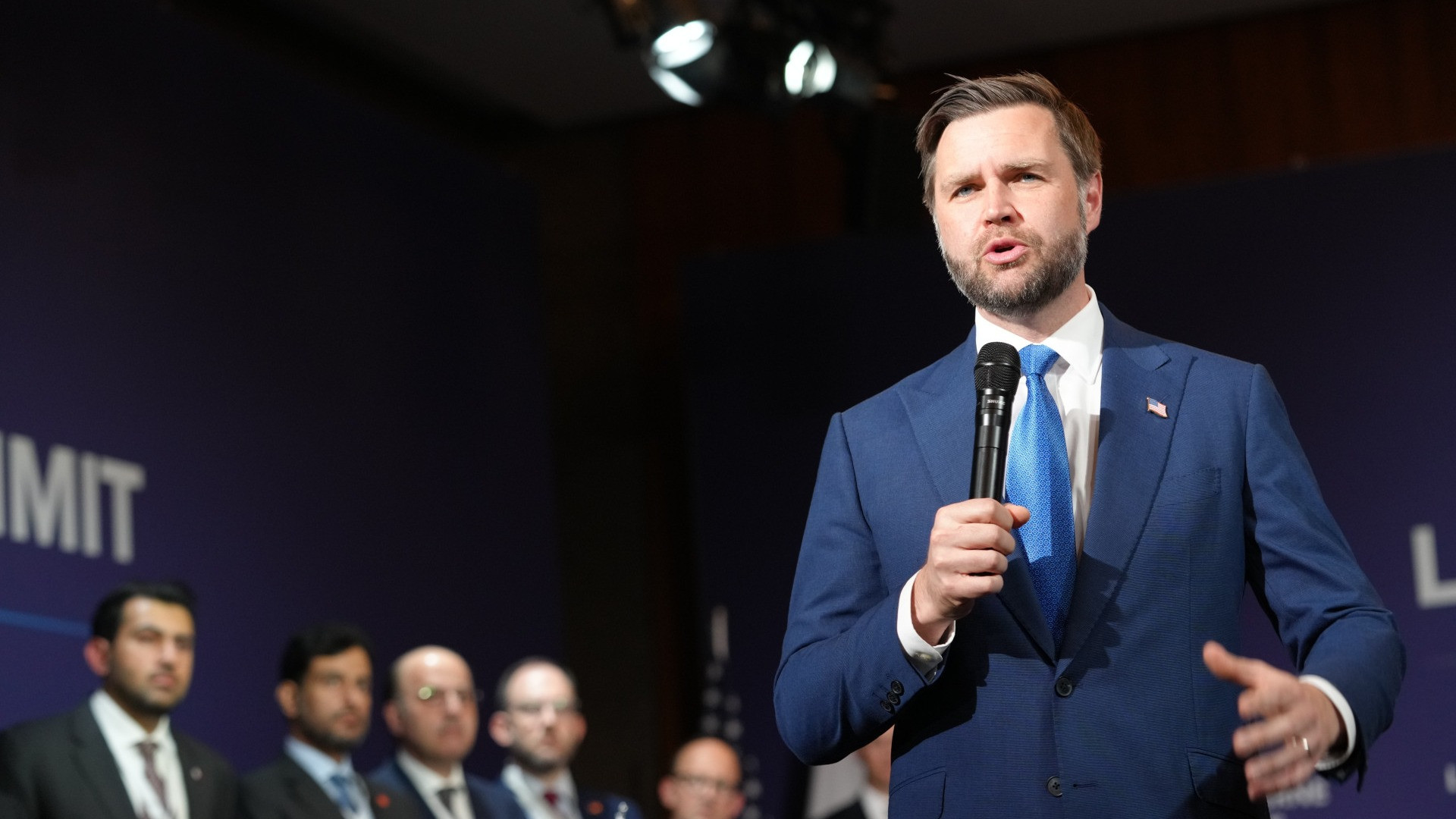 Vance: «Abbiamo fatto progressi, al Bürgenstock un incontro storico»