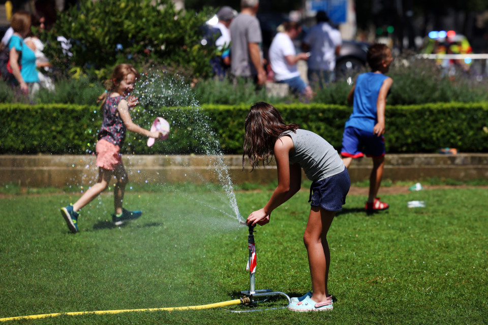 L'allerta per il super caldo colpisce anche il Regno Unito, attese temperature fino a 37 gradi