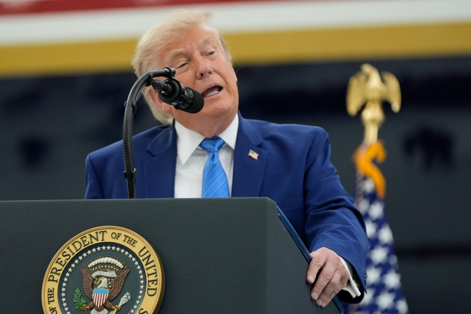 Colloqui interrotti: gli iraniani lasciano il Bürgenstock in segno di protesta contro le minacce di Trump