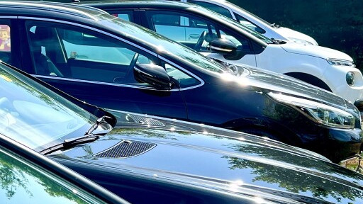 Caldo e auto roventi: ecco come proteggersi