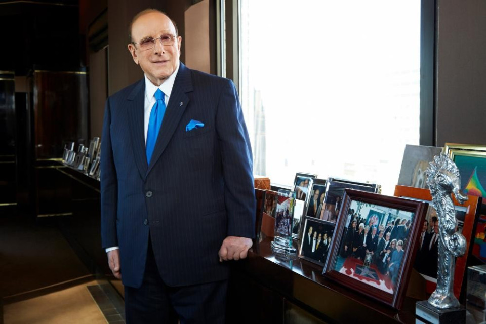 È morto Clive Davis, il talent scout della musica americana