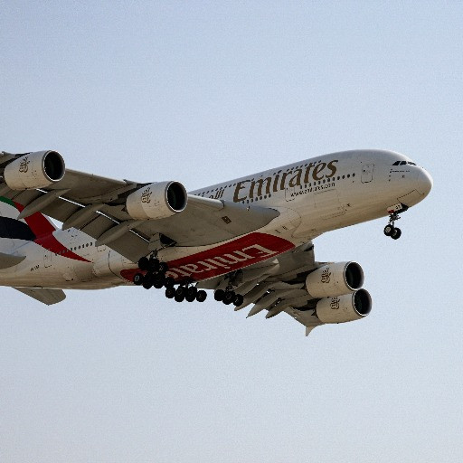 Crepe sulle ali di alcuni Airbus A380, ispezioni per 16 aerei di Emirates e Qantas